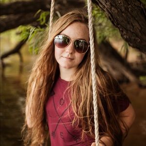 Meet your Posher, Elizabeth